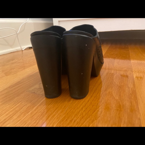 Vera Wang Lavender high heal clog boot. - Picture 5 of 6